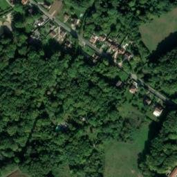Satellite imagery of Château de Montceaux, FR