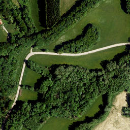 Satellite imagery of Bogenberg, DE