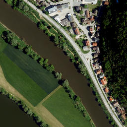 Satellite imagery of Bogenberg, DE