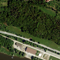 Satellite imagery of Bogenberg, DE