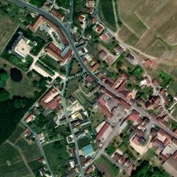 Satellite imagery of Château d'Étoges, FR