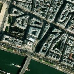 Satellite imagery of Palais Royal, FR