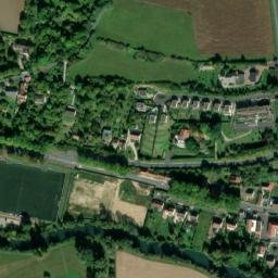 Satellite imagery of Château de Crécy-la-Chapelle, FR