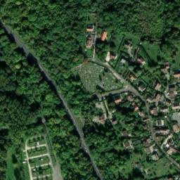 Satellite imagery of Château de Crécy-la-Chapelle, FR