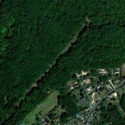 Satellite imagery of Château de Louye, FR