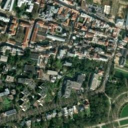 Satellite imagery of Château de Sceaux, FR