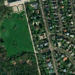 Satellite imagery of Château de Sceaux, FR