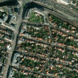 Satellite imagery of Château de Berny, FR