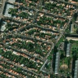 Satellite imagery of Château de Berny, FR