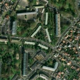 Satellite imagery of Château de Berny, FR