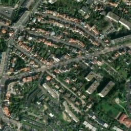 Satellite imagery of Château de Berny, FR