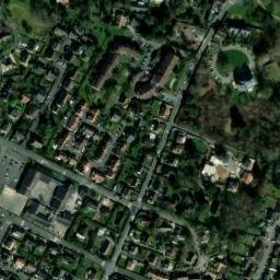 Satellite imagery of Château de Limours (pavillon Mansart), FR