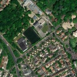Satellite imagery of Château de Petit-Bourg, FR