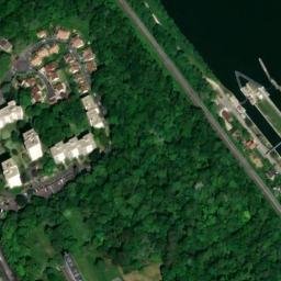 Satellite imagery of Château de Petit-Bourg, FR