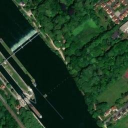 Satellite imagery of Château de Petit-Bourg, FR