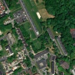 Satellite imagery of Château de Petit-Bourg, FR