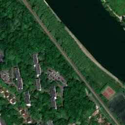 Satellite imagery of Château de Petit-Bourg, FR