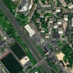 Satellite imagery of Château de Petit-Bourg, FR
