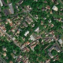 Satellite imagery of Château de Petit-Bourg, FR