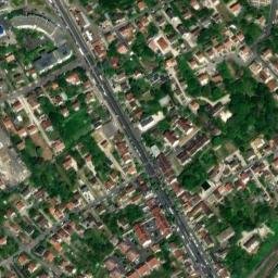 Satellite imagery of Château de Chantemerle, FR