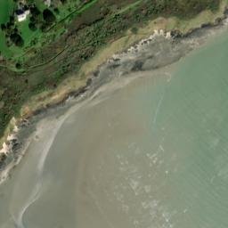Satellite imagery of Pointe du Roselier, FR