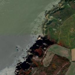 Satellite imagery of Pointe de Longue Roche, FR