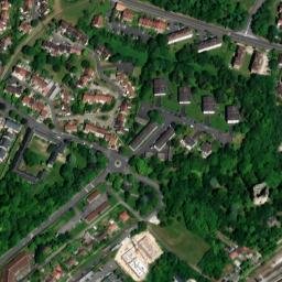 Satellite imagery of Château de Vignay, FR