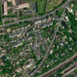 Satellite imagery of Château de Vignay, FR