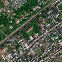 Satellite imagery of Château de Vignay, FR
