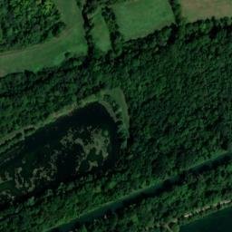 Satellite imagery of Château de Berville, FR