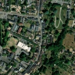 Satellite imagery of Château Saint-Jean, FR