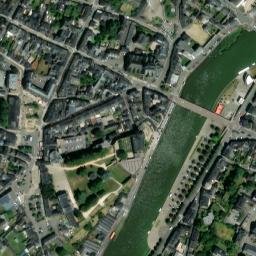 Satellite imagery of Château de Mayenne, FR