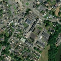 Satellite imagery of Château de Mayenne, FR
