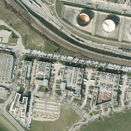 Satellite imagery of Hauptkamin der Ölraffinerie Schwechat, AT