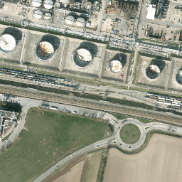 Satellite imagery of Hauptkamin der Ölraffinerie Schwechat, AT