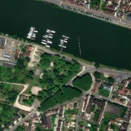 Satellite imagery of Château de Joigny, FR