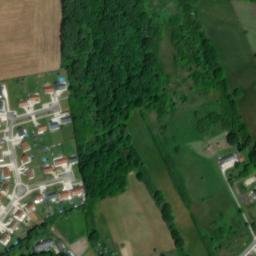 Satellite imagery of Château de Vaux, FR