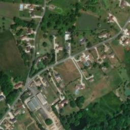 Satellite imagery of Château de Vaux, FR