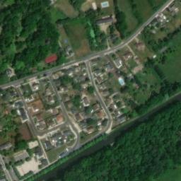 Satellite imagery of Château de Vaux, FR