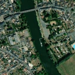 Satellite imagery of Château de la Suze-sur-Sarthe, FR