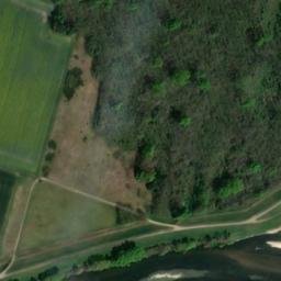 Satellite imagery of Château de Latingy, FR