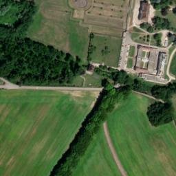 Satellite imagery of Château de Régennes, FR