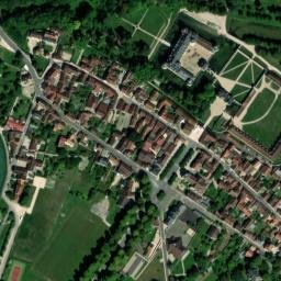 Satellite imagery of Château de Tanlay, FR