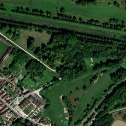 Satellite imagery of Château de Tanlay, FR