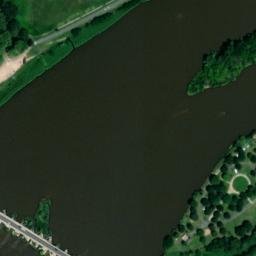 Satellite imagery of Château de Beaugency, FR