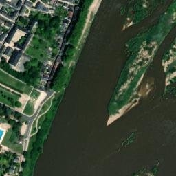 Satellite imagery of Château de Beaugency, FR