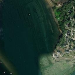 Satellite imagery of Pointe de Kerantréh, FR