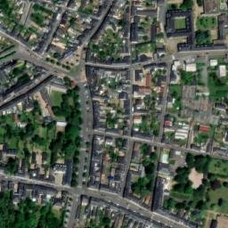 Satellite imagery of Château des Carmes, FR
