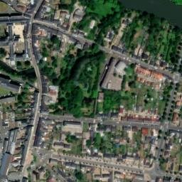 Satellite imagery of Château des Carmes, FR