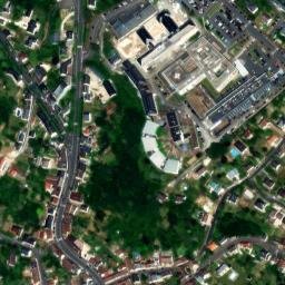 Satellite imagery of Château de Gien, FR
